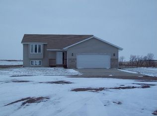 401 Jesse James Cir, Garretson, SD 57030