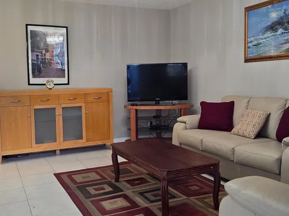 3210 HOLIDAY SPRINGS Boulevard #2-110, Margate, FL 33063