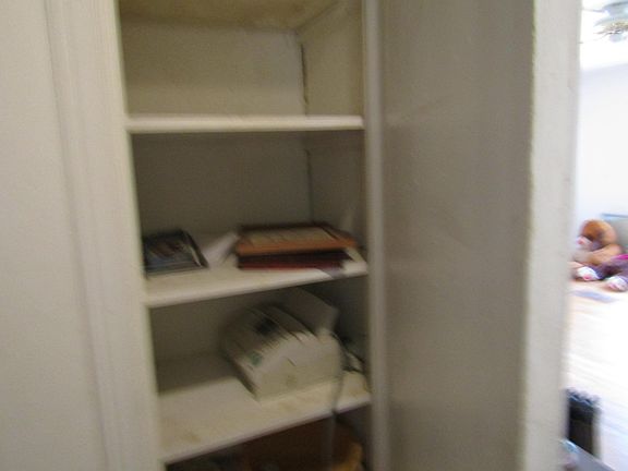 4th image of 226 E Vista St