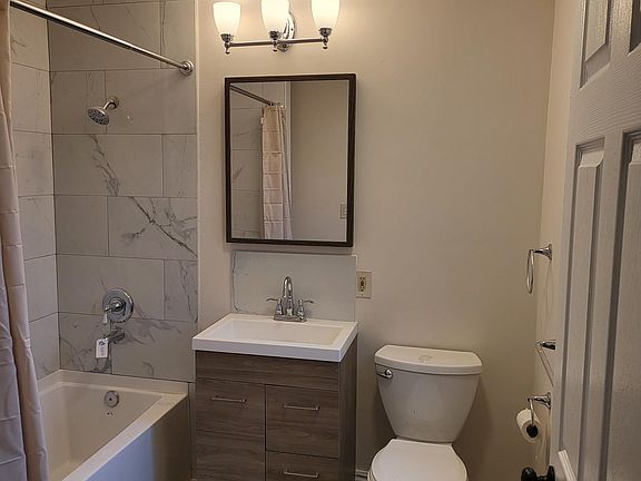 4th image of 14521 Rosecrans Ave APT 2
