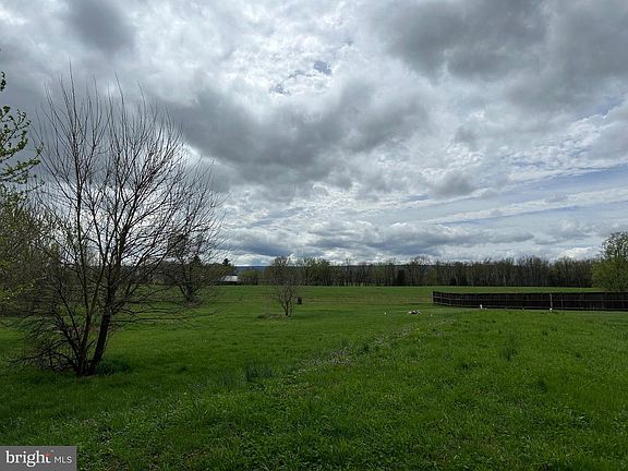 3rd image of 12632 Creagerstown Rd