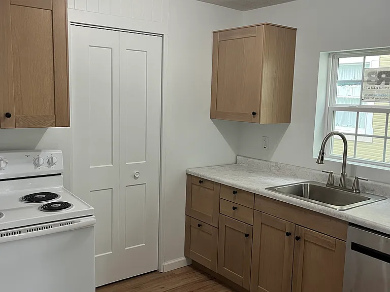 56 W Central Ave — Photo 8