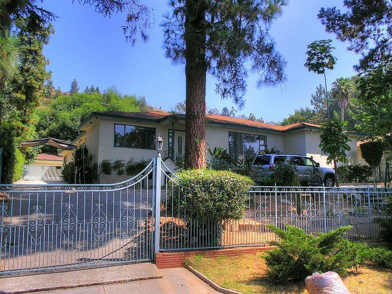 1st image of 1811 Hill Dr