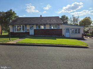 16 Lawnton Rd, Willow Grove, PA 19090