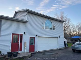 735 County Road 28 Rd, Prince Edward County, ON K8N4Z7