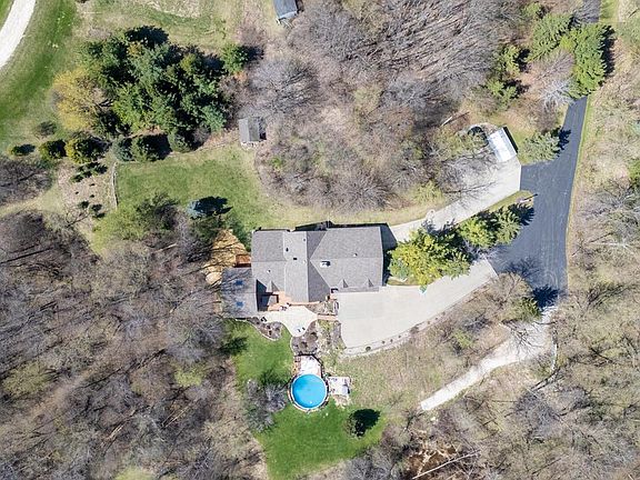3rd image of 7430 Aurora ROAD