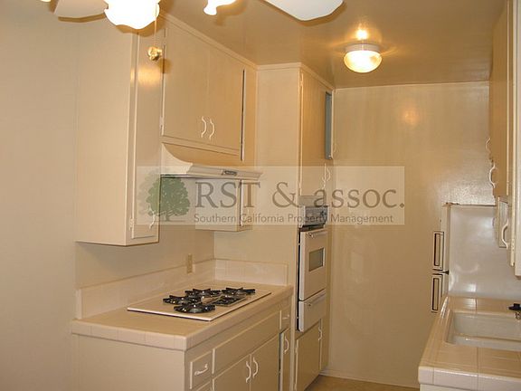 4th image of 1025 Granville Ave APT 18
