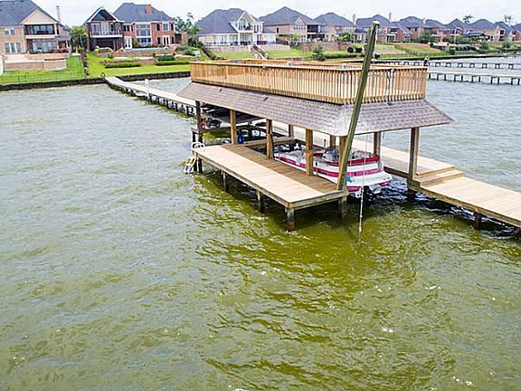 4th image of 16118 Pelican Beach Ln
