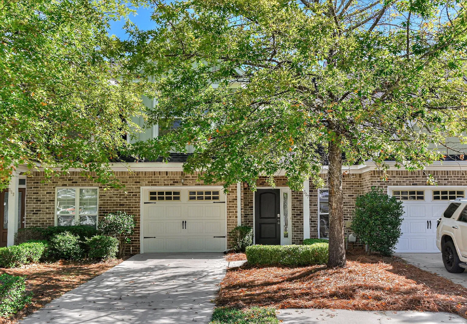 3 bed, 2.5 bath, 1584 sqft, $1,900 — Photo 1