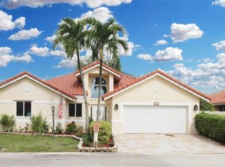 11551 SW 10th St, Pembroke Pines, FL 33025