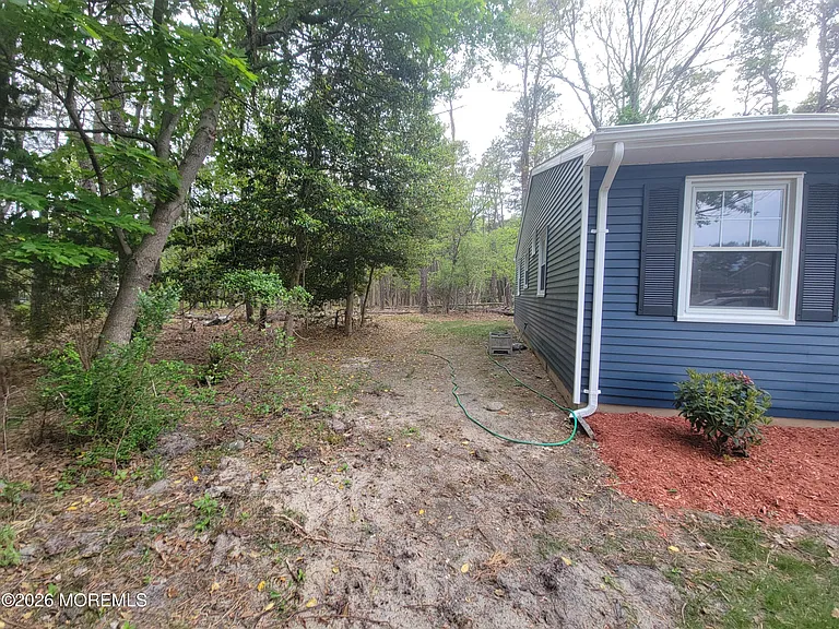 16 Chelsea Dr — Photo 42
