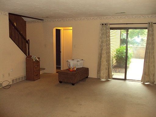 3rd image of 483 Forsythia Ln #81