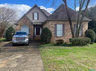 324 Lakepoint Dr, Gadsden, AL 35901