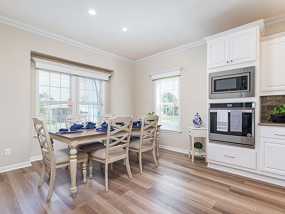 4th image of 6710B Lakewood Dr #181