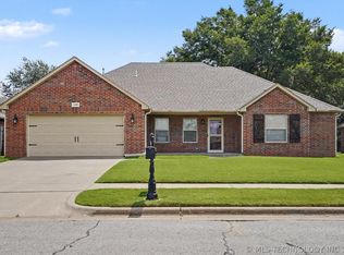 13405 S Poplar St, Glenpool, OK 74033