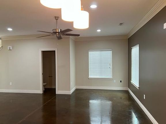Living/dining area