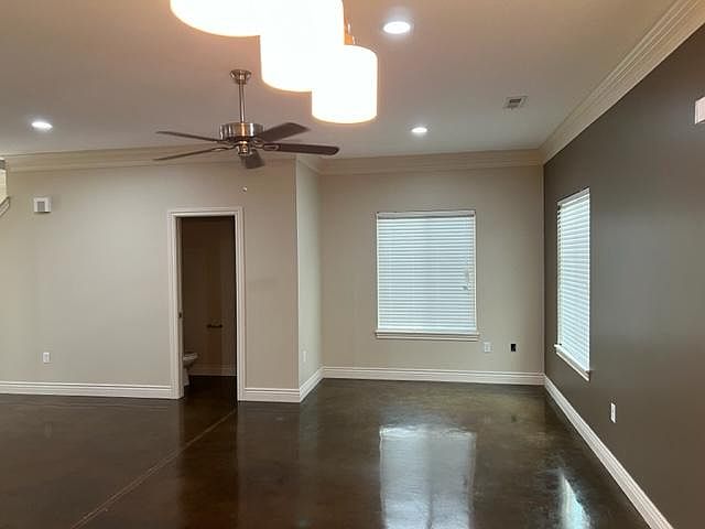 Living/dining area