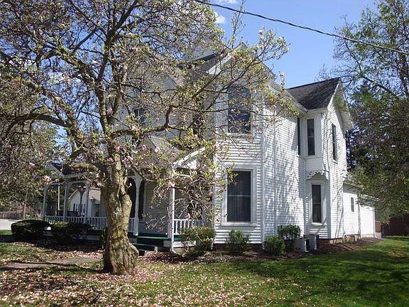 5th image of 413 E Broadway St