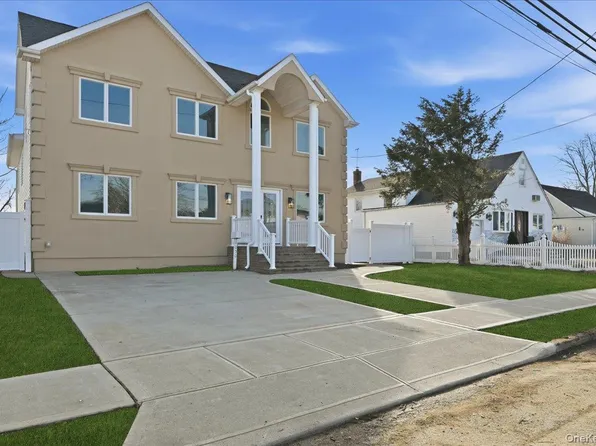 1050 Hastings Street, Baldwin, NY 11510