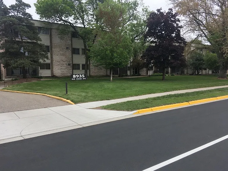 8935 Old Cedar Ave S #202 — Photo 22