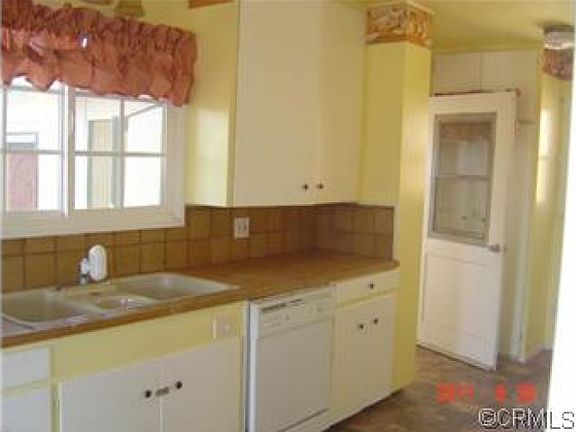 4th image of 41574 Acacia Ave
