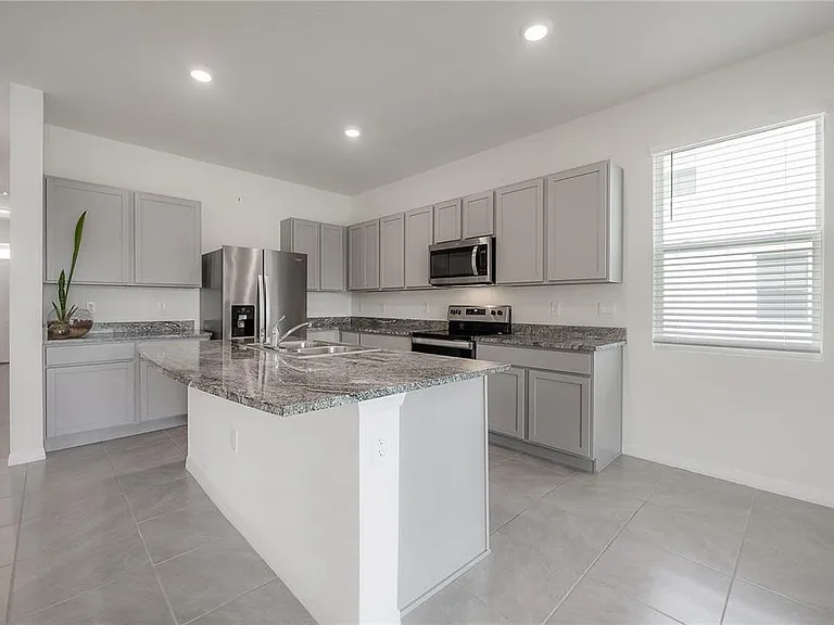 16701 Maude Dr — Photo 10