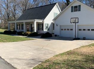 15 N Central Ave, Lindale, GA 30147
