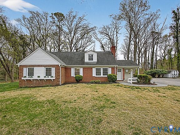 2nd image of 100 Hickory Dr