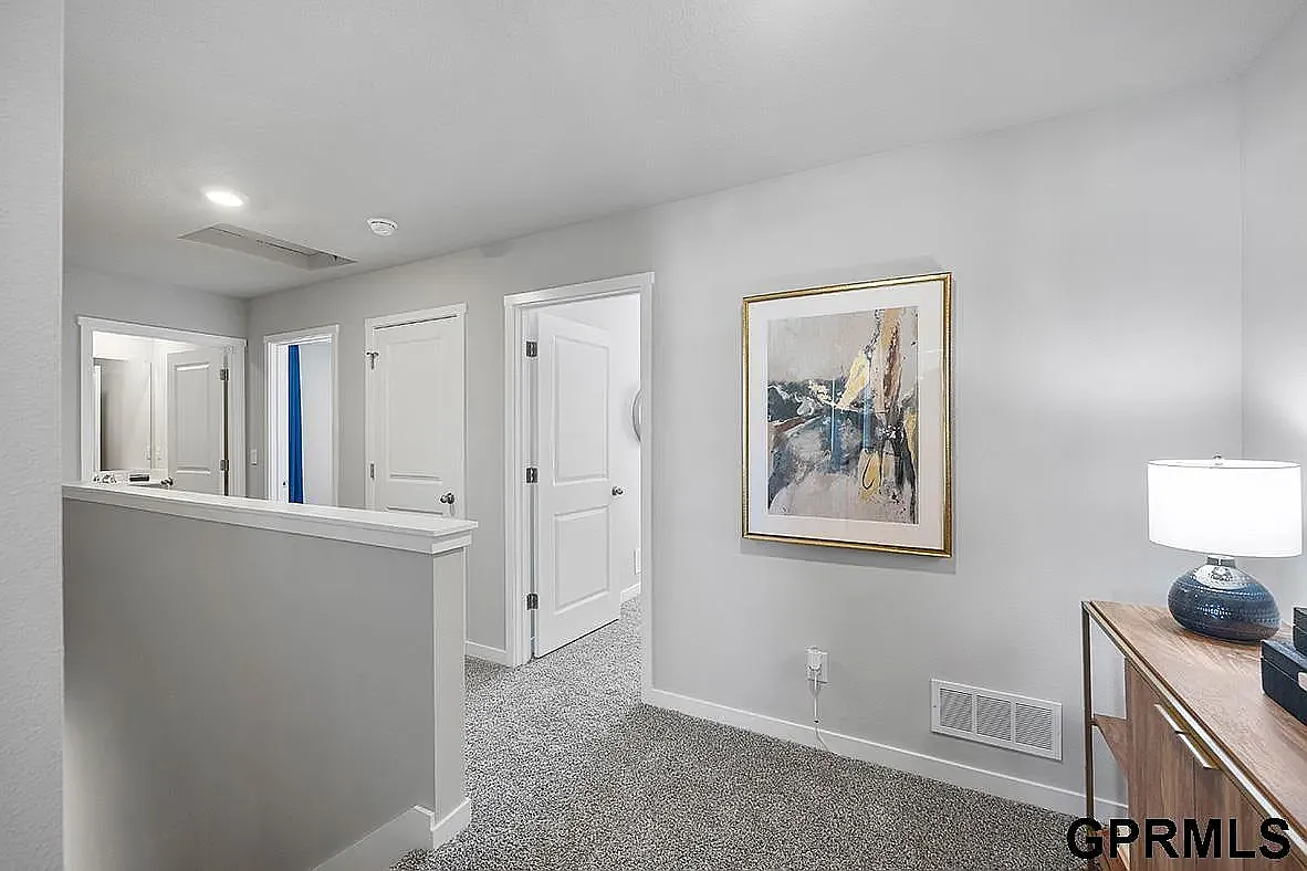 3 bed, 2.5 bath, 1511 sqft, $2,400 — Photo 4