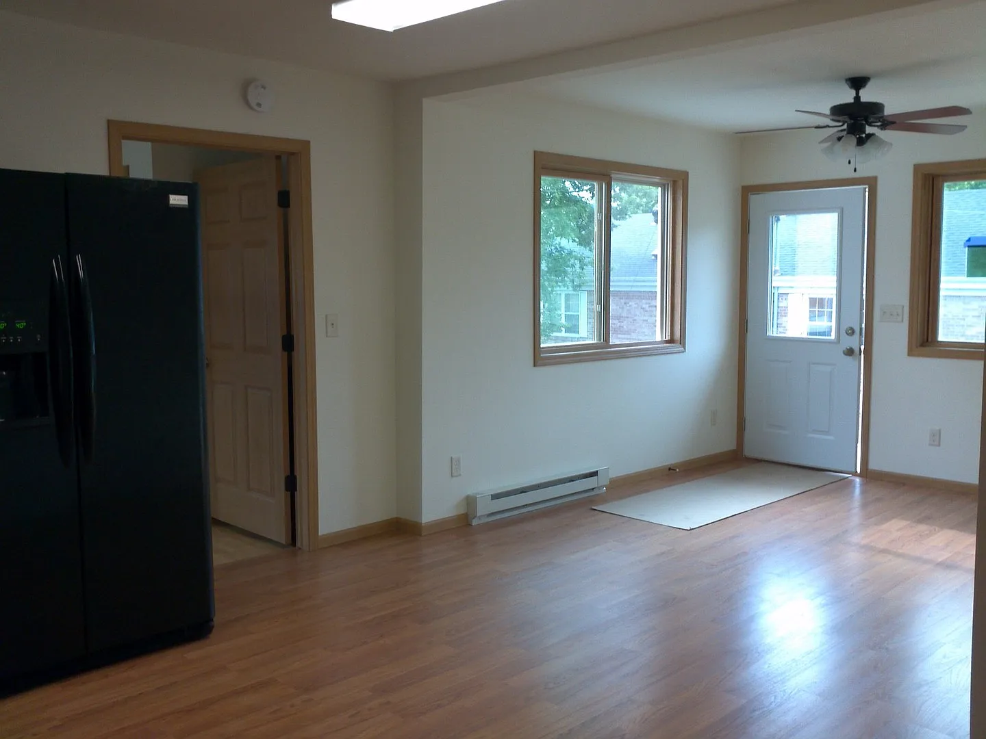 4 bed, 1062 sqft, $1,920 — Photo 4