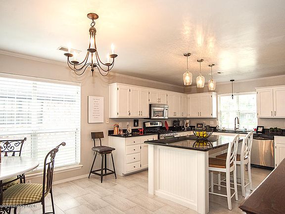 3rd image of 6209 Camden Ln