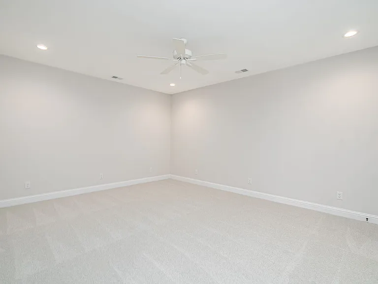 120 Grand Harbor Cir — Photo 27