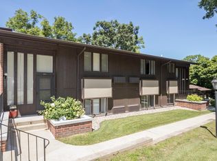 83 Red Chimney Rd #4, Lake Geneva, WI 53147