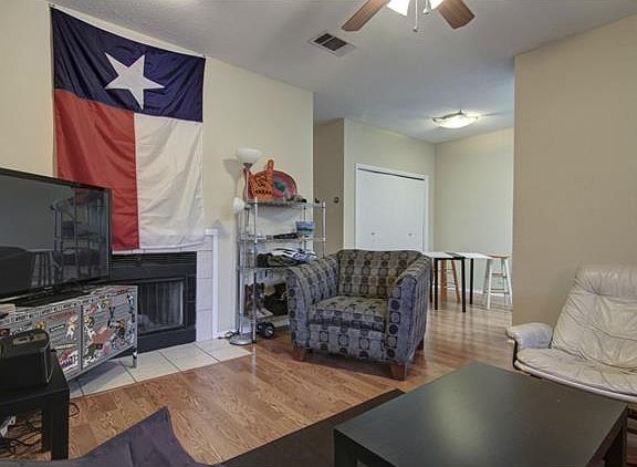 3rd image of 106 E 30th St APT 209