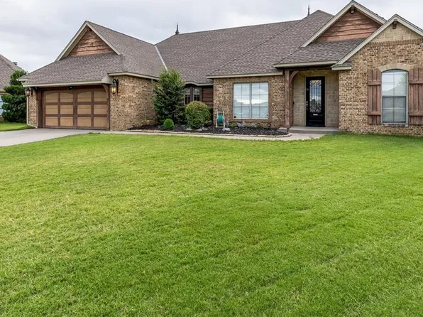 805 Brian Ct, Moore, OK 73160