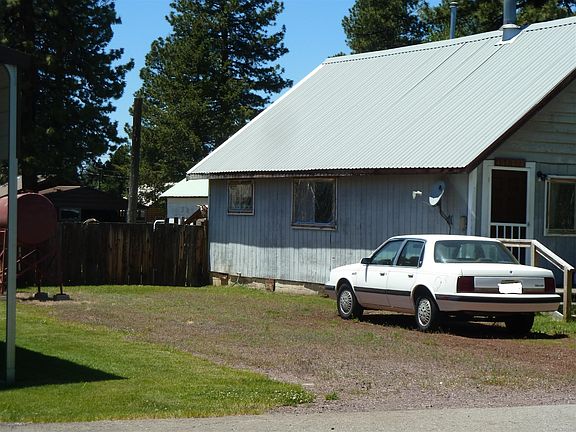 2nd image of 463925 Parkwood Dr