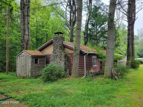 18 Old Peggy Runway Rd, Beach Lake, PA 18405