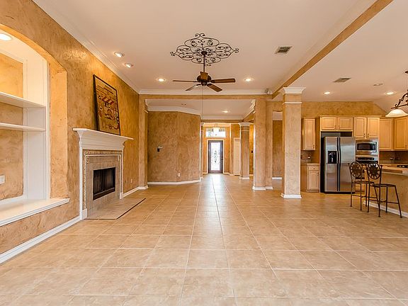 4th image of 550 French Kingston Ct