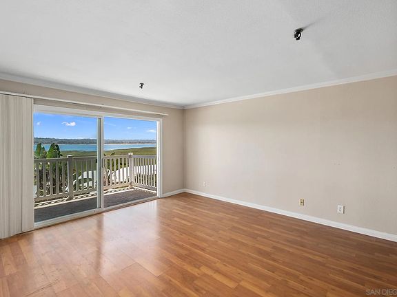 4th image of 4015 Crown Point Dr Unit 202