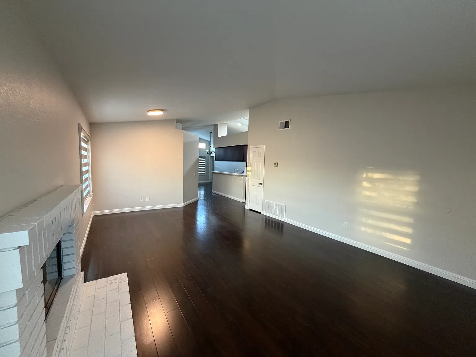 3 bed, 1436 sqft, $3,200 — Photo 4