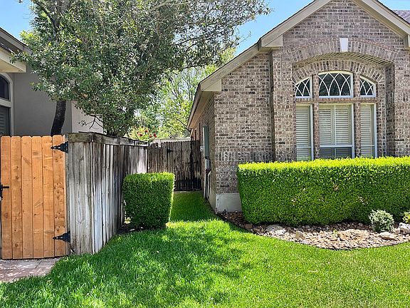 Side access to back yard