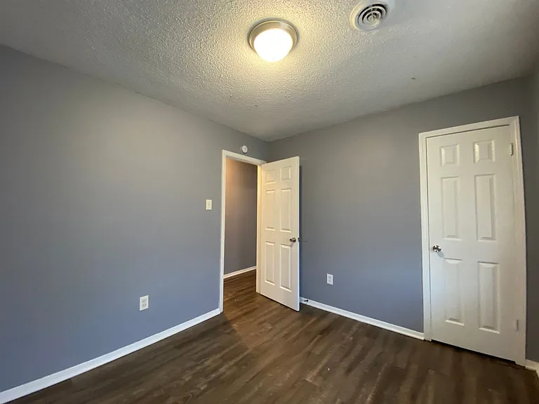 1154 Western Park Dr — Photo 9