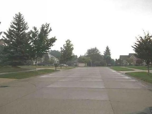 3rd image of 19295 Augusta Dr