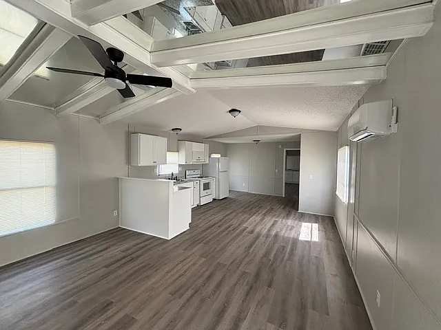 3 bed, $800 — Photo 1