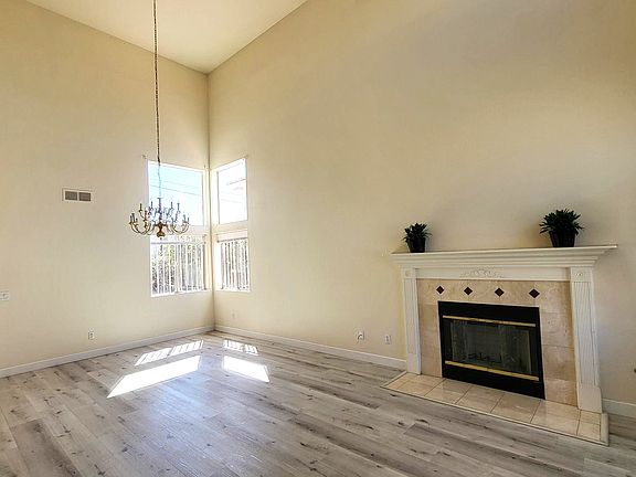 4th image of 18312 Sunshine Ct