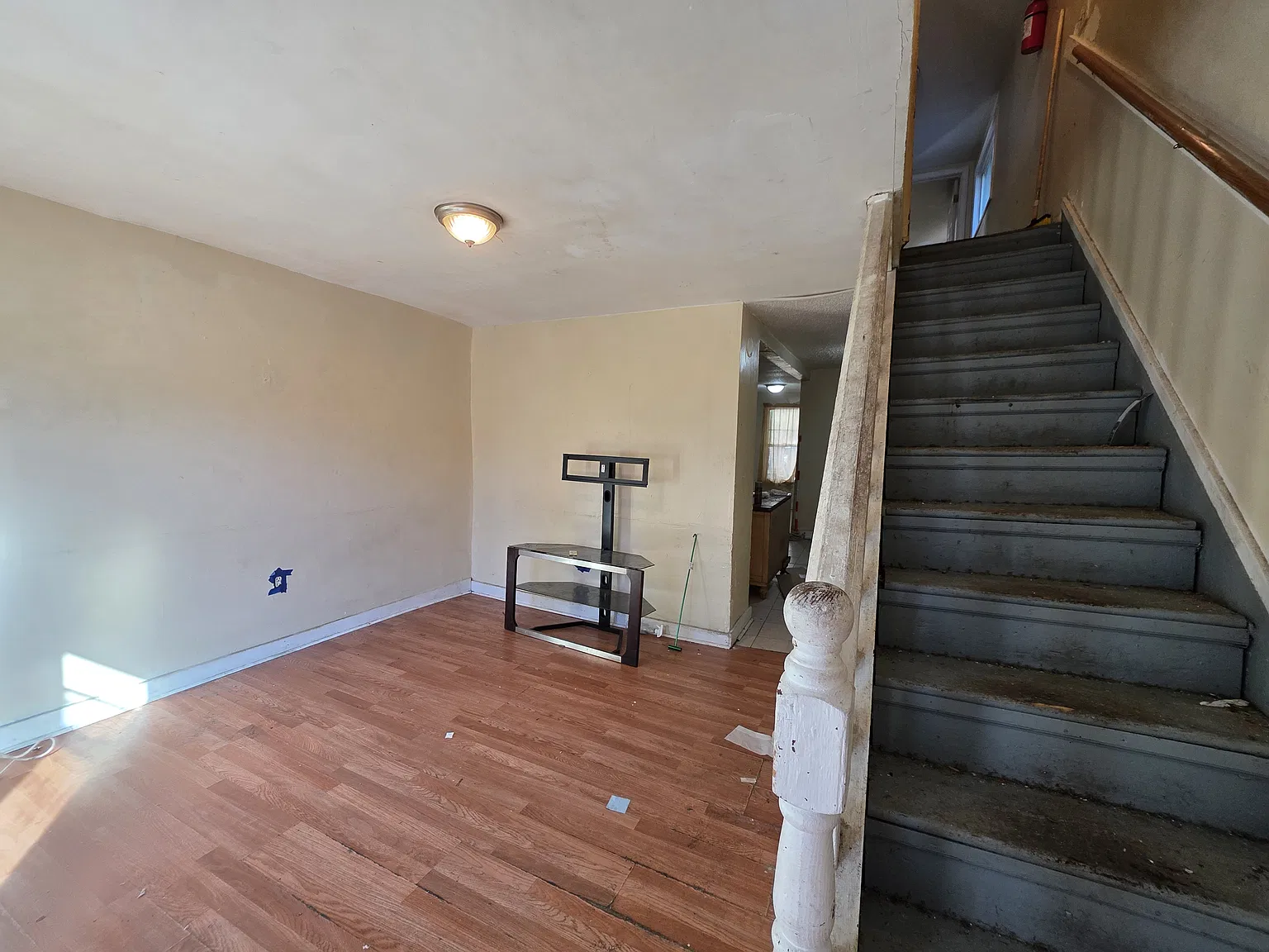 2 bed, 1.5 bath, 1599 sqft, $2,000 — Photo 3