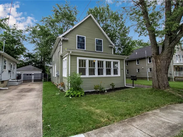 21 Brandel Ave, Lancaster, NY 14086