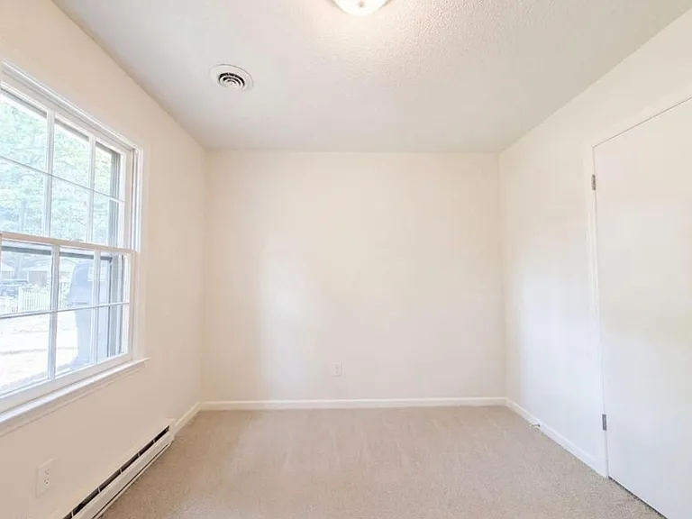 4708 Chaucer Dr — Photo 4