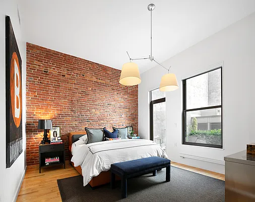 Sold by Compass | media 25