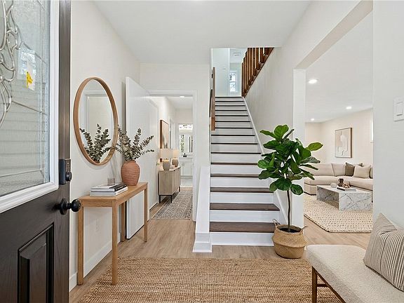 3rd image of 1648 Jamestown Pl